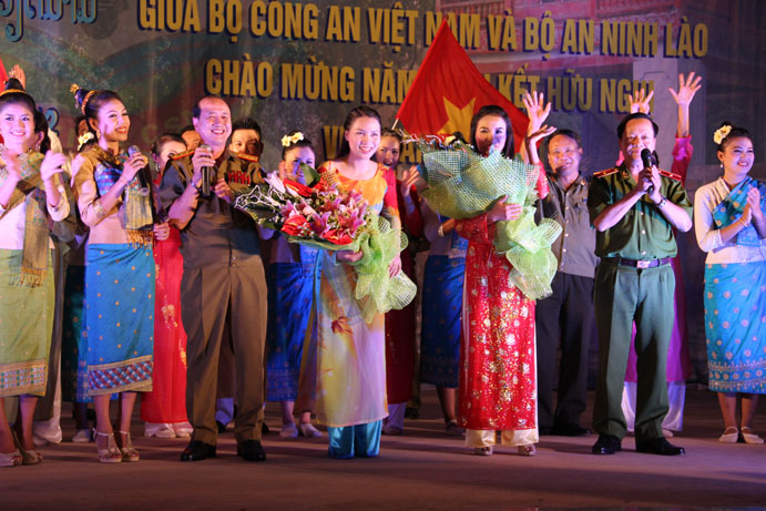 Thắm đượm tình đoàn kết của hai dân tộc Việt Lào, quan hệ hợp tác bền chặt giữa Bộ Công an Việt Nam - Bộ An ninh Lào
